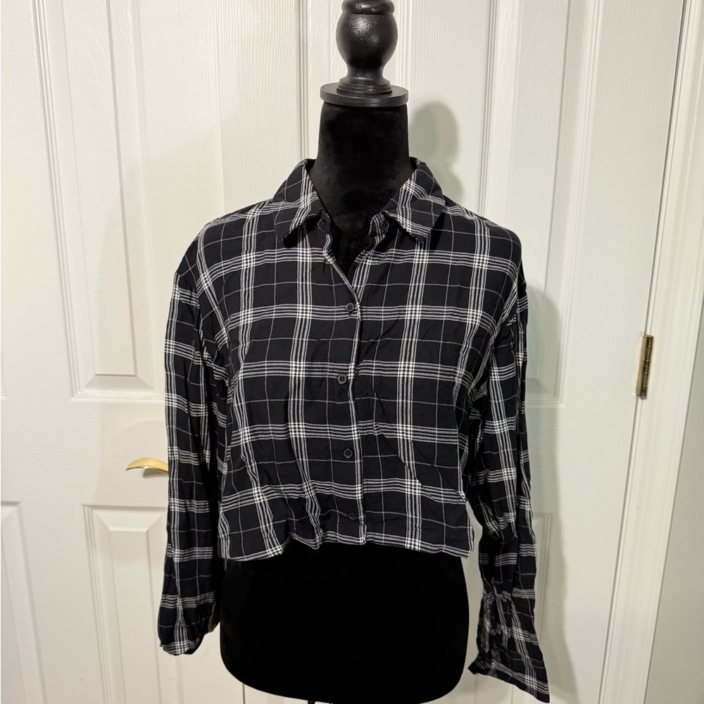 H&M Black and White Plaid Cropped Shirt